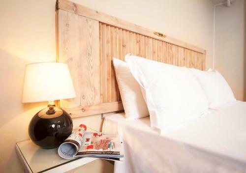 Live In Athens, Psyrri Central Apartments