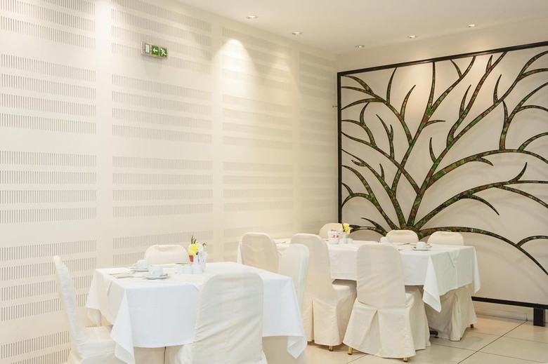 Athinais Hotel