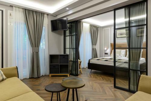 Hostal Marble House