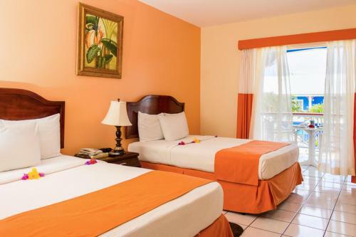 Hotel Bay Gardens Inn