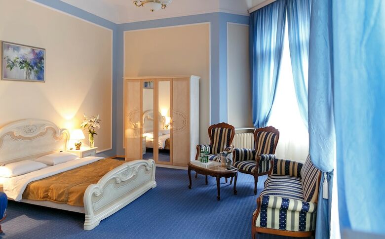 George Hotel