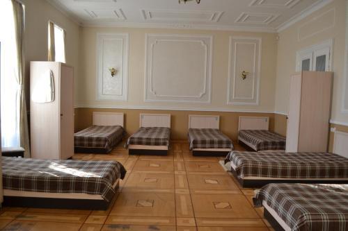 Deluxe Hostel Under The Roof