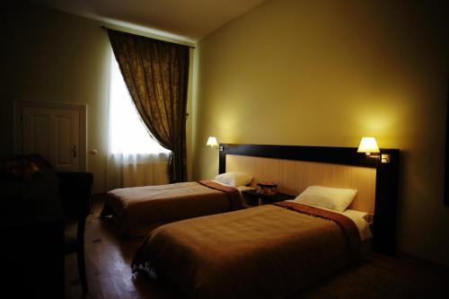 Deluxe Hostel Under The Roof