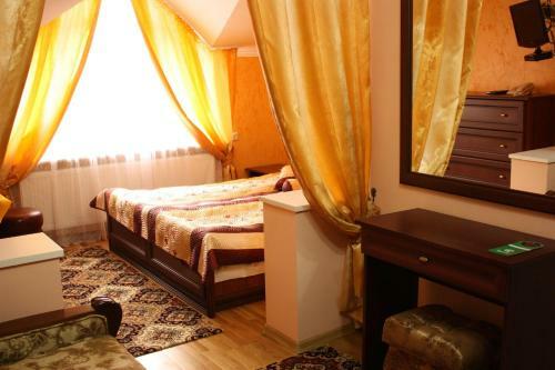 Hotel Near The Lake
