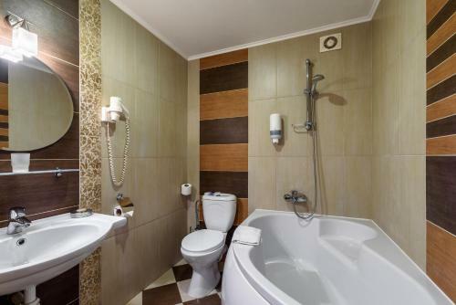 Status Hotel