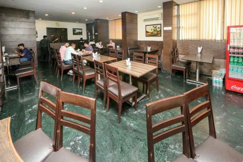 Lucky Hotel Goregaon