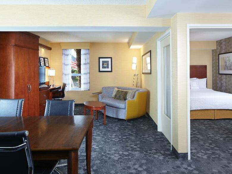 Hotel Courtyard Mission Valley