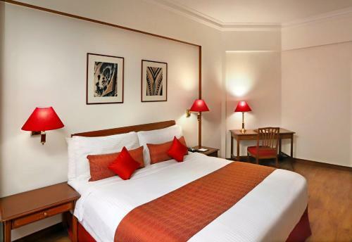 Hotel The Ambassador