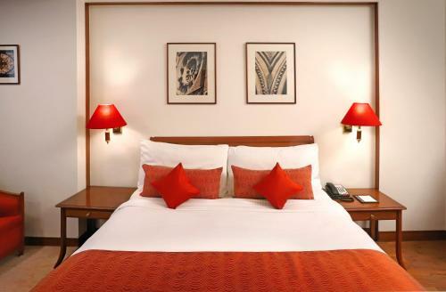Hotel The Ambassador