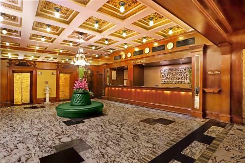 Hotel The Ambassador