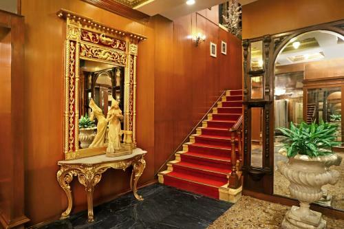 Hotel The Ambassador