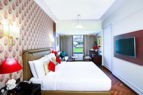 Hotel The Ambassador