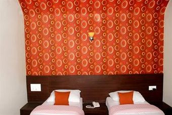 Hostal Hotel Adore Inn