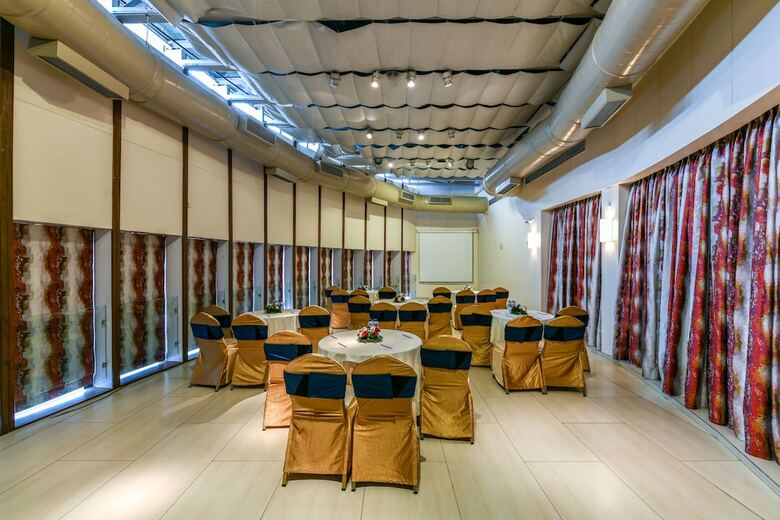 Hotel The Regale By Tunga