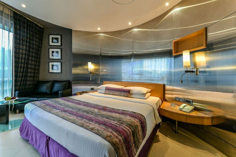 Hotel The Regale By Tunga