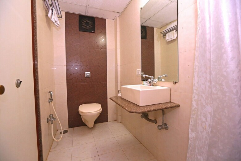 Hotel Shantiidoot