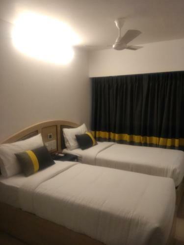 Hotel Travellers Inn