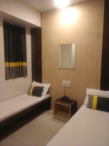 Hotel Travellers Inn