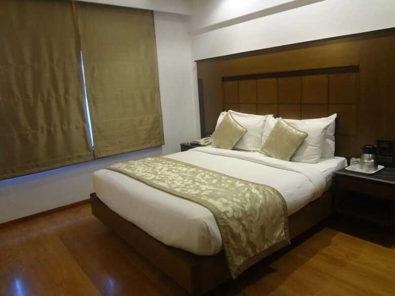 Hotel Midtown Pritam