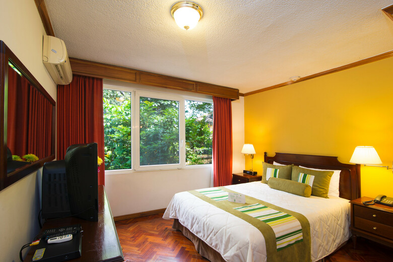 Hotel Apartotel & Suites Villas Del R�o