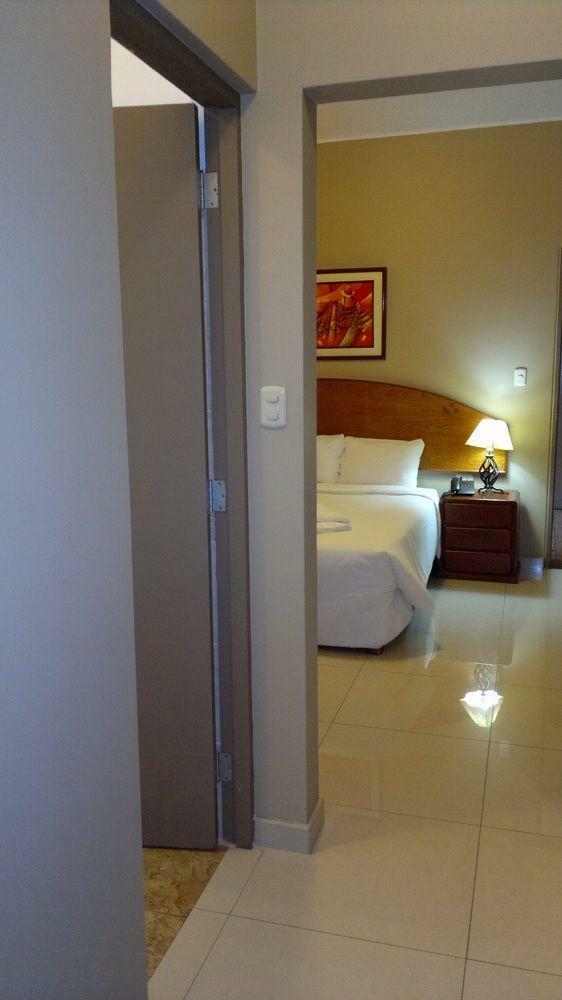 Hotel Suites Larco 656