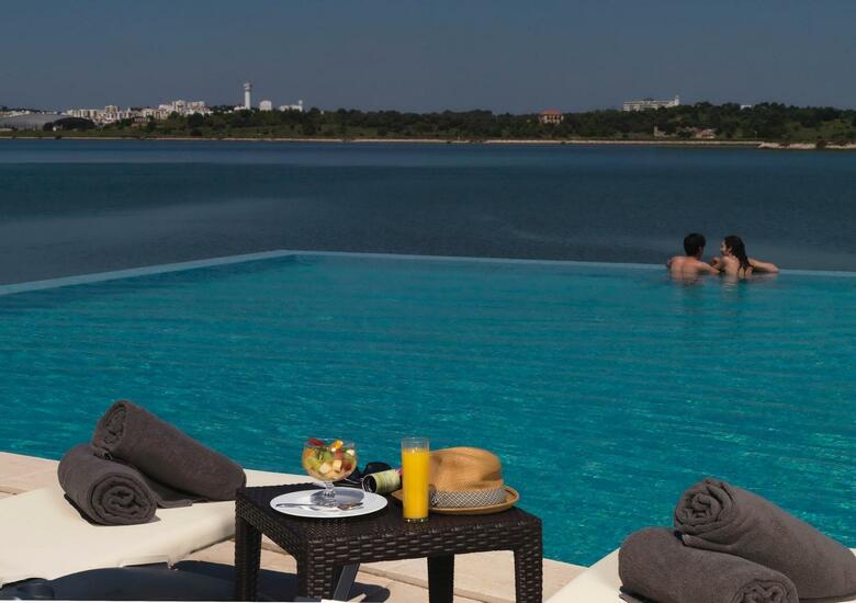 �gua Hotels Riverside