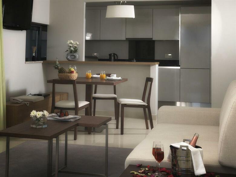 �gua Hotels Riverside