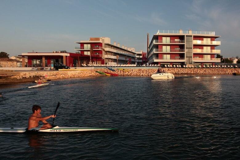 �gua Hotels Riverside