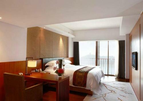 Baiyun Lakeside Hotel