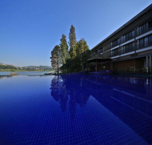 Baiyun Lakeside Hotel