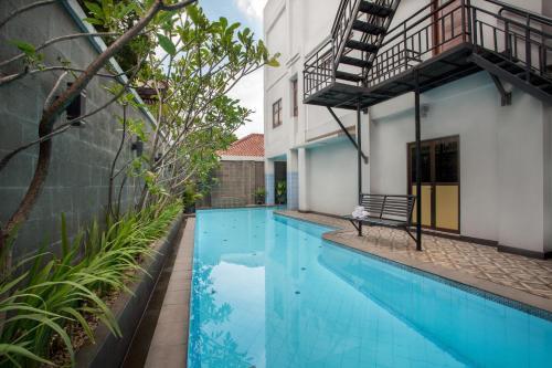 Sahati Hotel