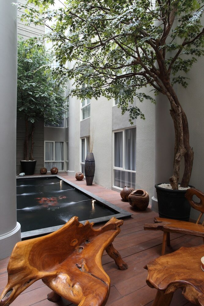 Hotel Avissa Suites