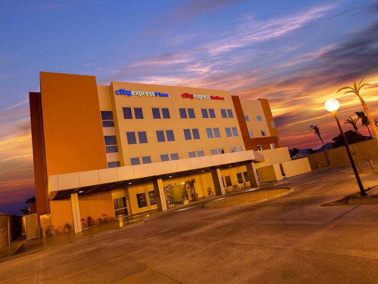 Hotel City Suites Cabo San Lucas
