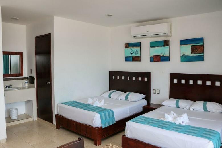 Playa Linda Hotel