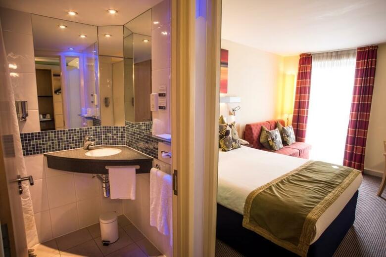 Hotel Holiday Inn Express London Stansted Airport