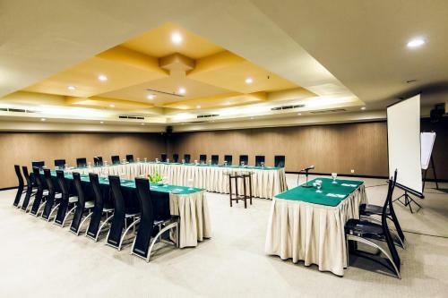 Orchardz Hotel Industri