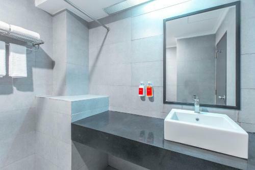 Oyo Townhouse 1 Hotel Salemba