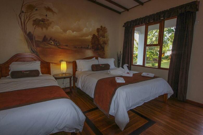 Hotel La Rosa De America