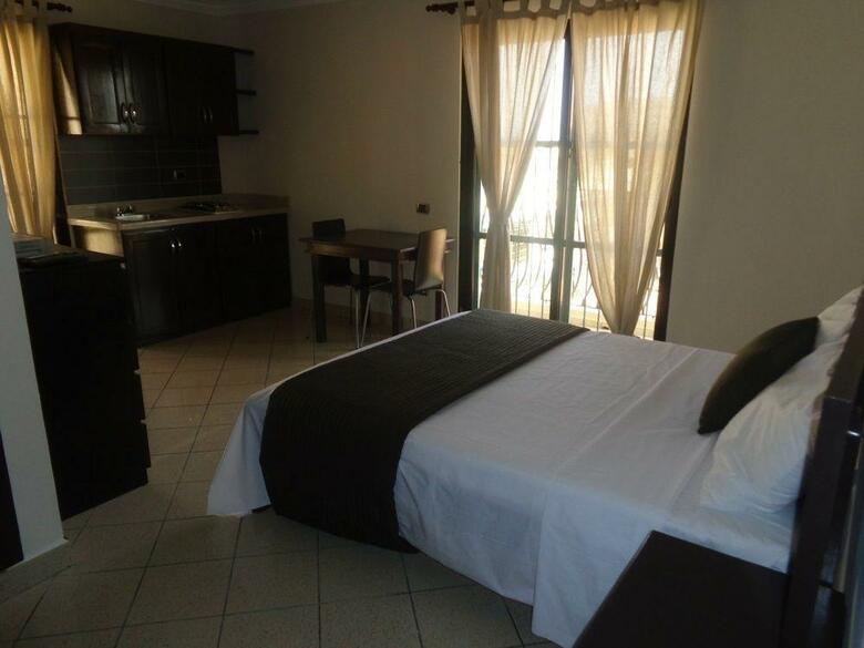 Hotel Ocean Breeze Estudios