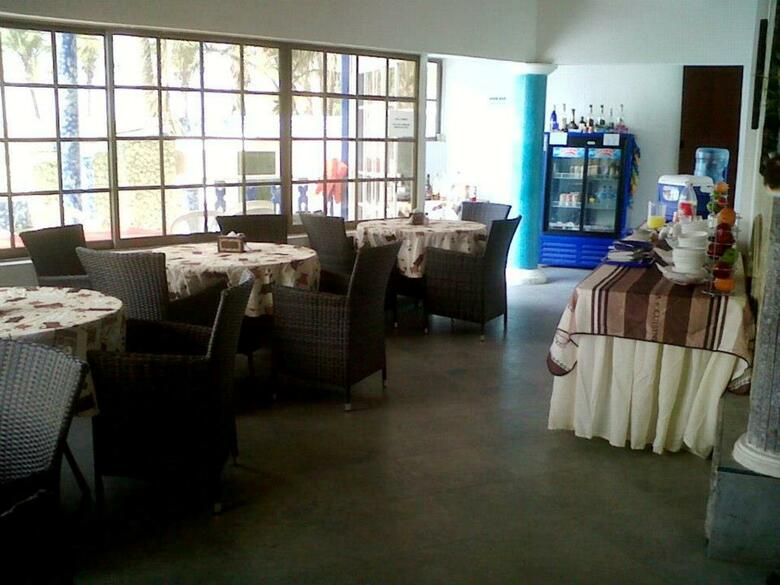 Islands House Hotel