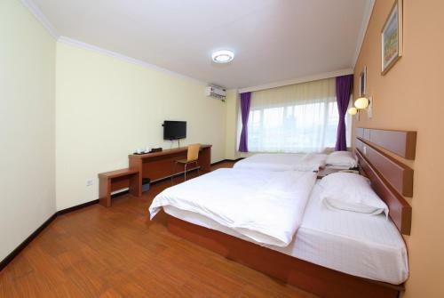 Bao Li Feng Hotel