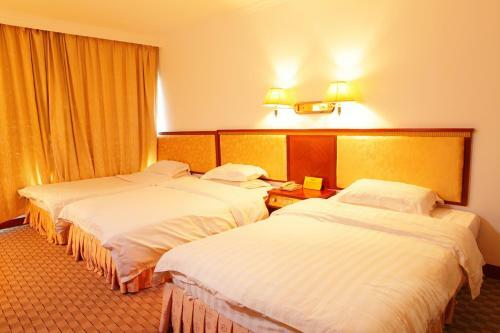 Bao Li Feng Hotel