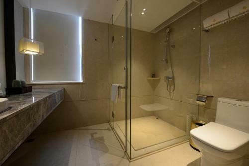 Guangzhou Xuelong Hotel