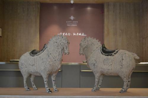 Guangzhou Xuelong Hotel