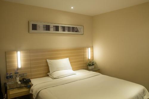 Denise Hotel(shangxiajiu Branch)