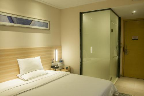 Denise Hotel(shangxiajiu Branch)