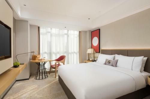 Lucky Holiday Hotel