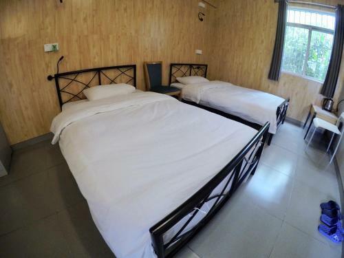 Catalpa Garden Youth Hostel