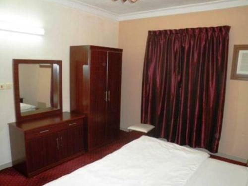 Al Farhan Hotel Suites (al Salam)