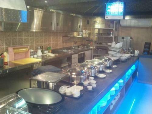 Al Farhan Hotel Suites (al Salam)